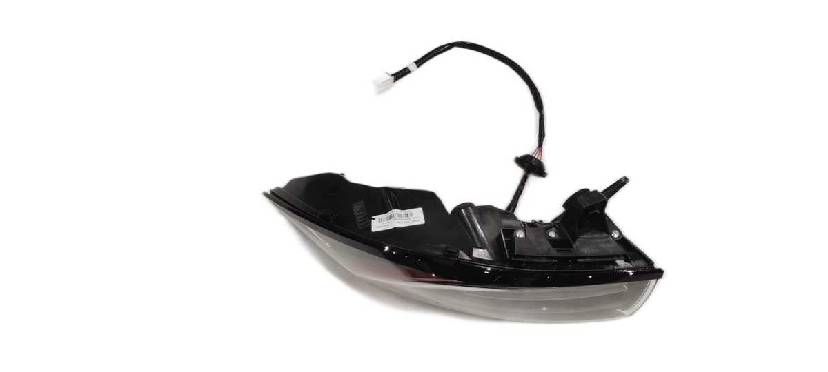 Rear bumper centre trim - SEAL 06