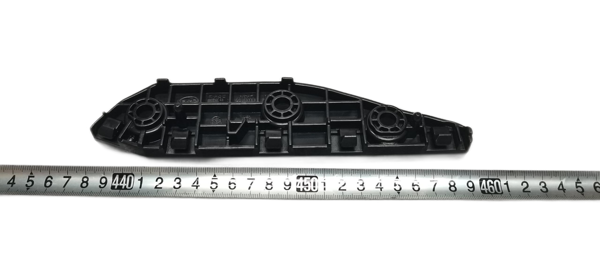 Front Bumper Right Bracket - SEAL 06